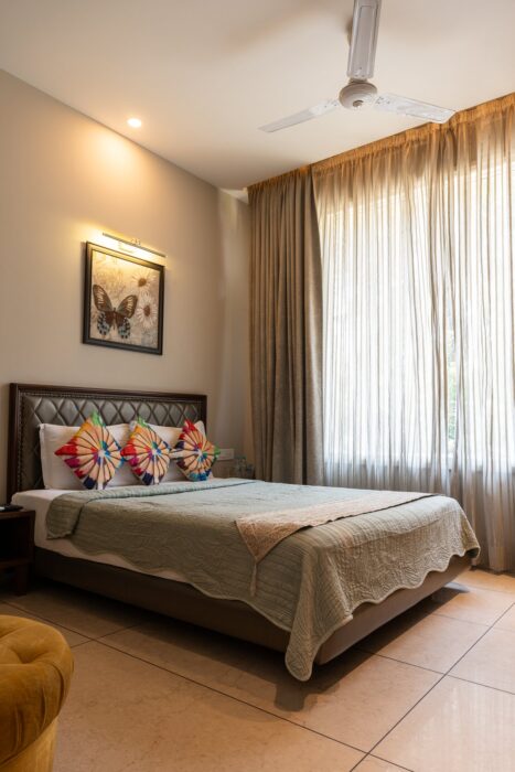 Deluxe room – hotel rooms in Kasauli for couples